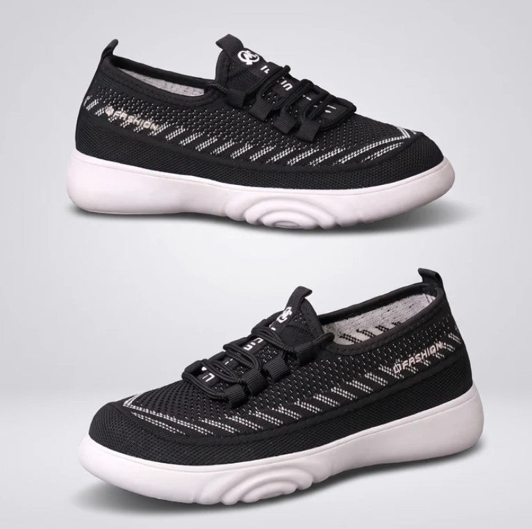 Evelyn Trainers in black, three-quarter view