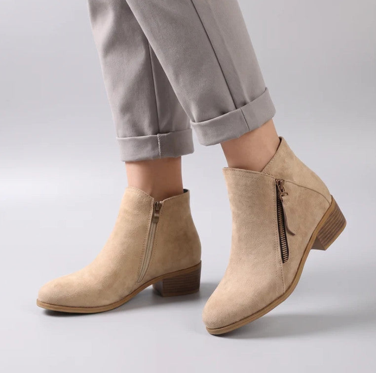 Calvera ankle boots in beige
